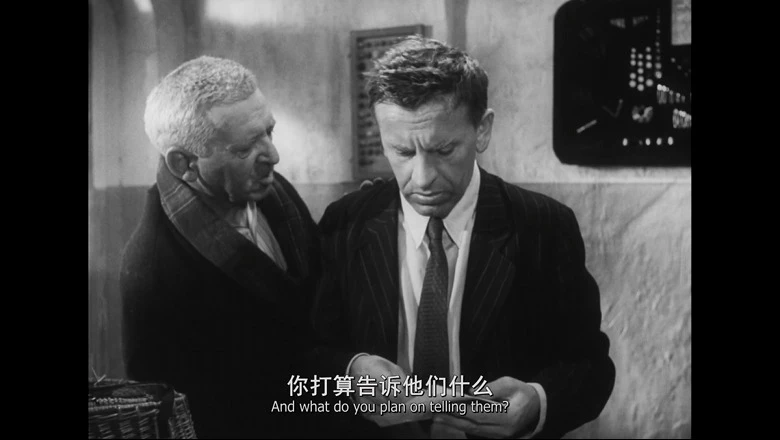 大街上的商店的视频截图3.webp